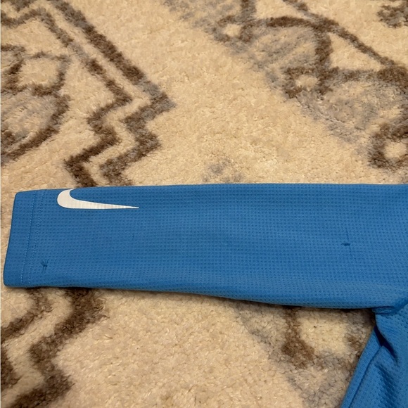 Nike Dri Fit Thermal Long Sleeve - Picture 5 of 5